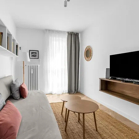 Rakowiec Stylish By Bookinghost *