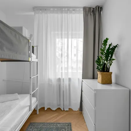 Rakowiec Stylish By Bookinghost