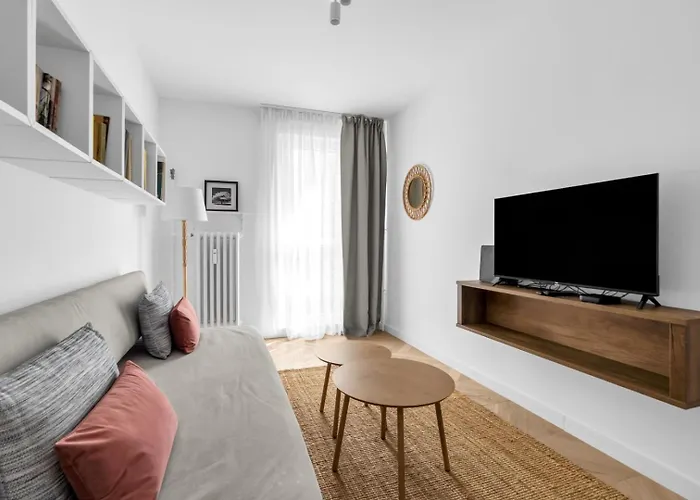 Rakowiec Stylish By Bookinghost *