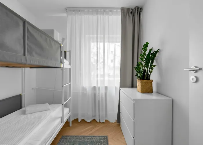 Rakowiec Stylish By Bookinghost